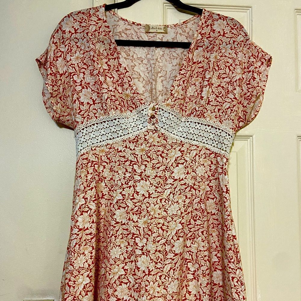 Altar’d state v neck dress